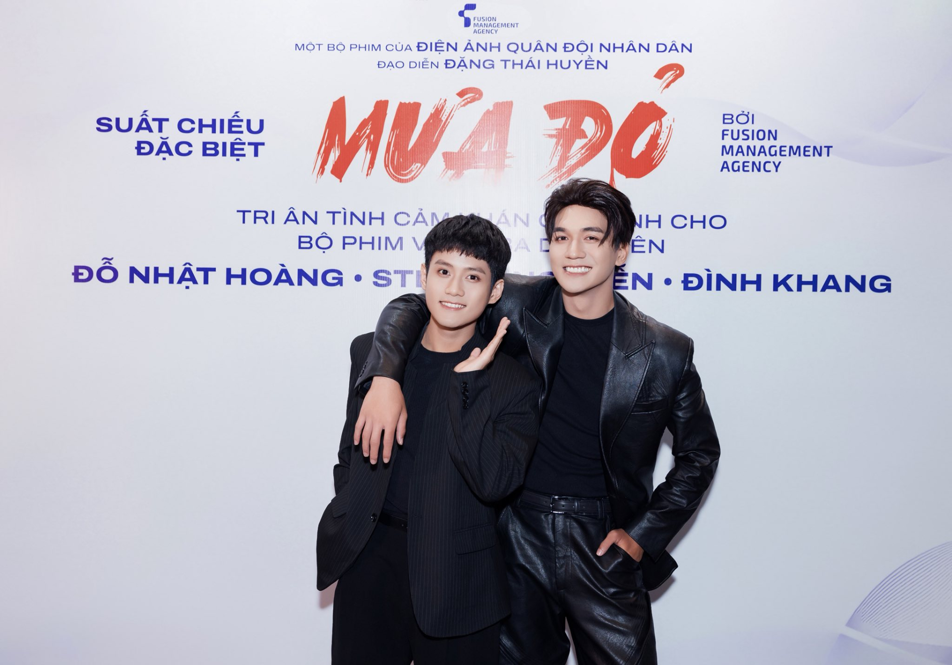 Bộ ba Mưa Đỏ xúc động ngày cuối phim ra rạp “Điểm tựa của chúng tôi là khán giả” - ảnh 5