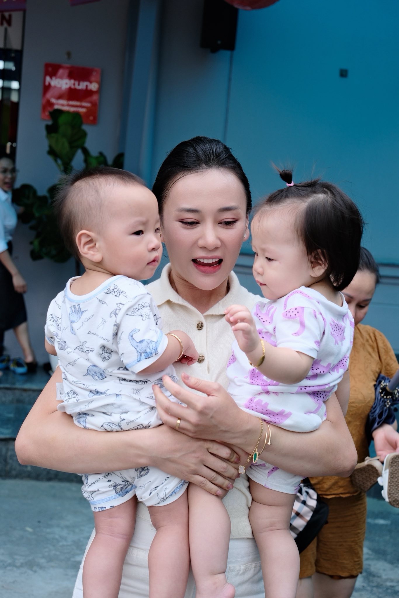 Phương Oanh: “Tôi tham lam quá, vừa muốn bên con, vừa muốn sự nghiệp” - ảnh 1