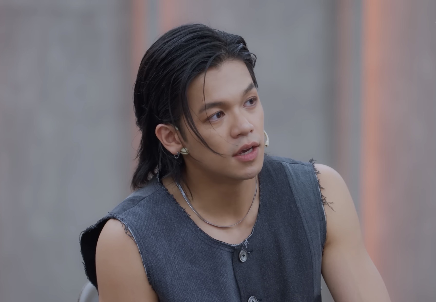 (S)TRONG Trọng Hiếu “bật mood” nghiêm khắc khi xuất hiện tại Tân Binh Toàn Năng - ảnh 1