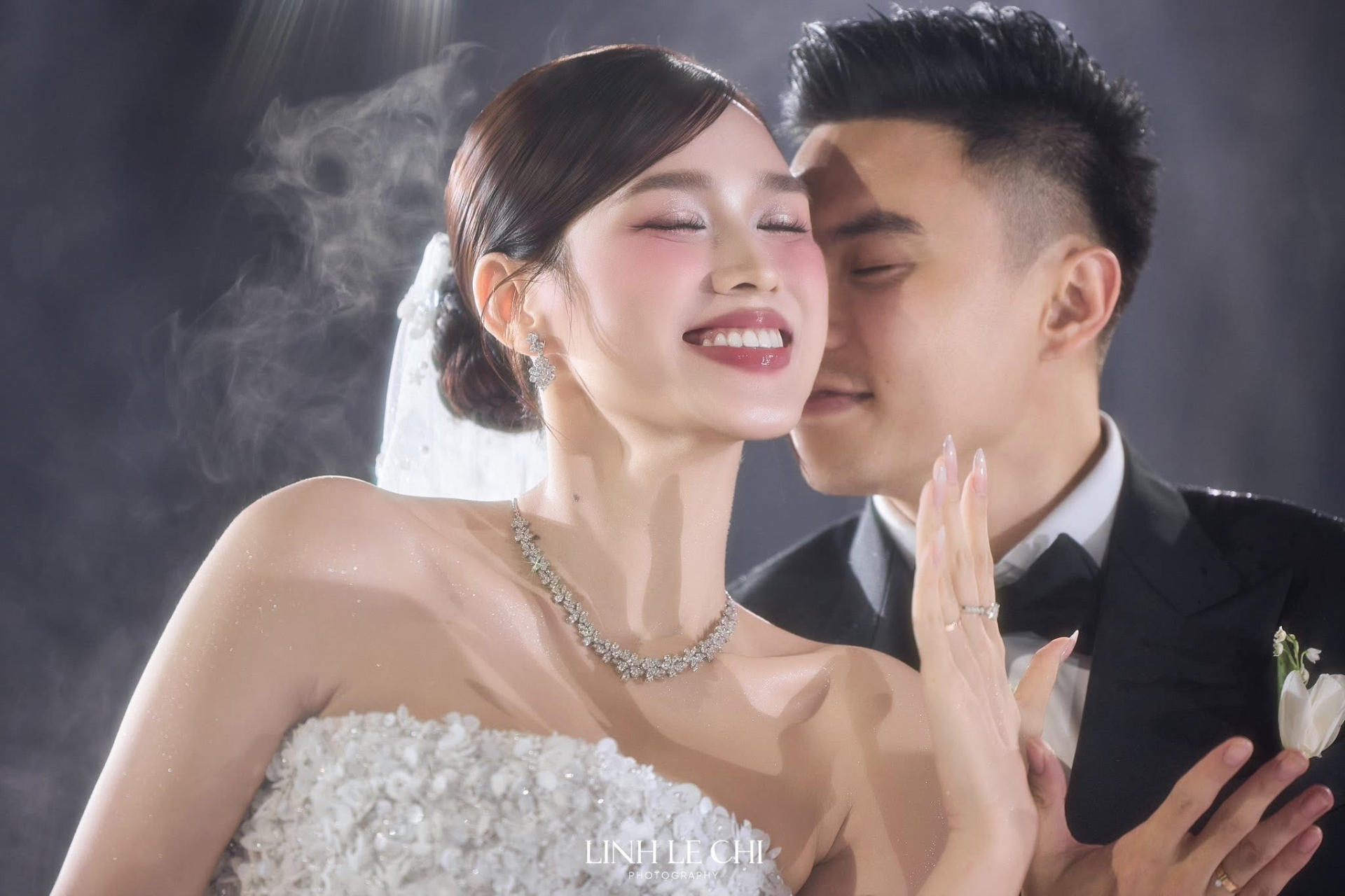 Đám cưới Hoa hậu Đỗ Hà gây thắc mắc khi ‘thiếu vắng’ dàn sao Việt - ảnh 3