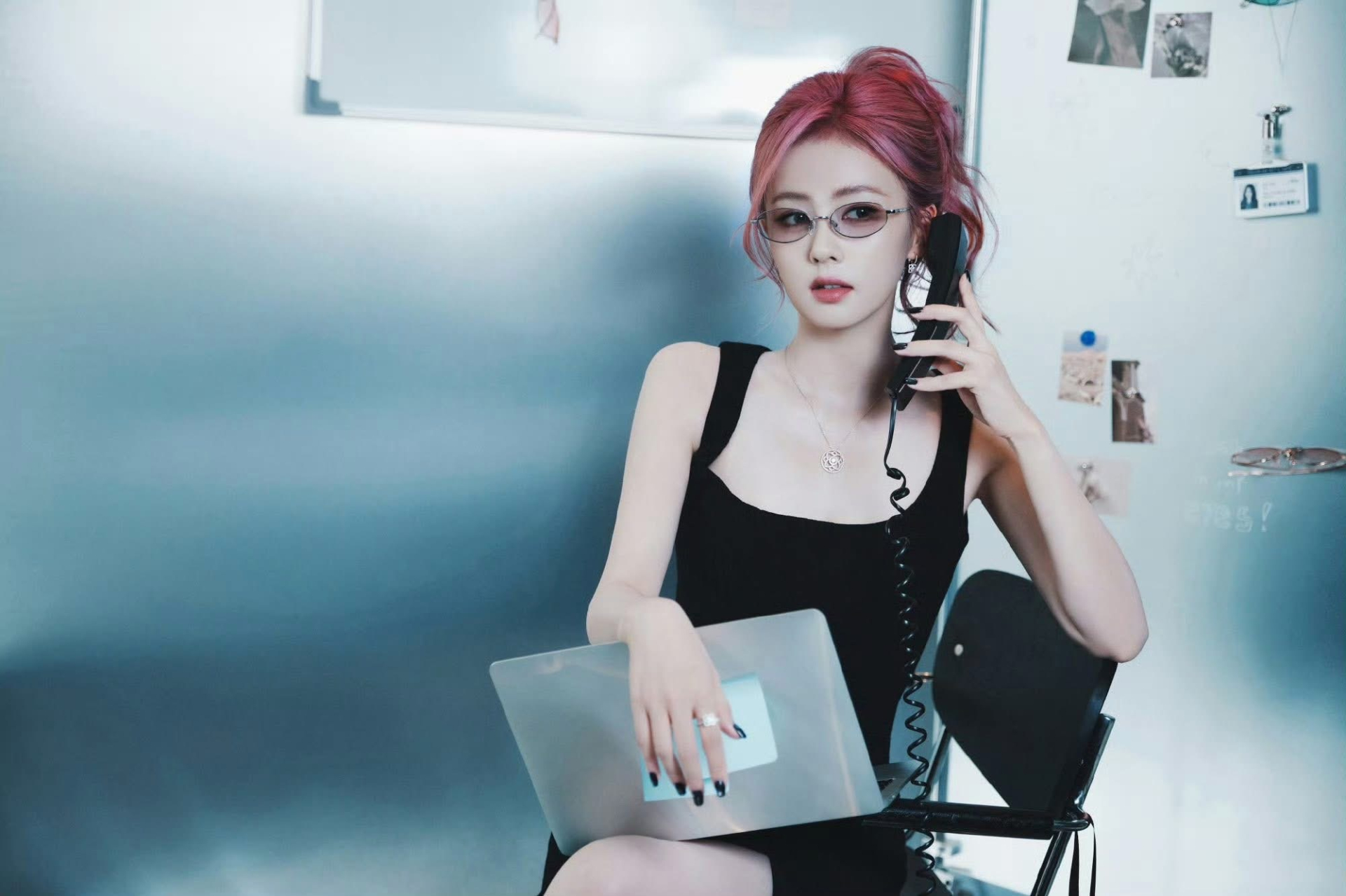 Bạch Lộc “quay xe” sau 3 ngày khiến netizen rần rần với mái tóc hồng - ảnh 2