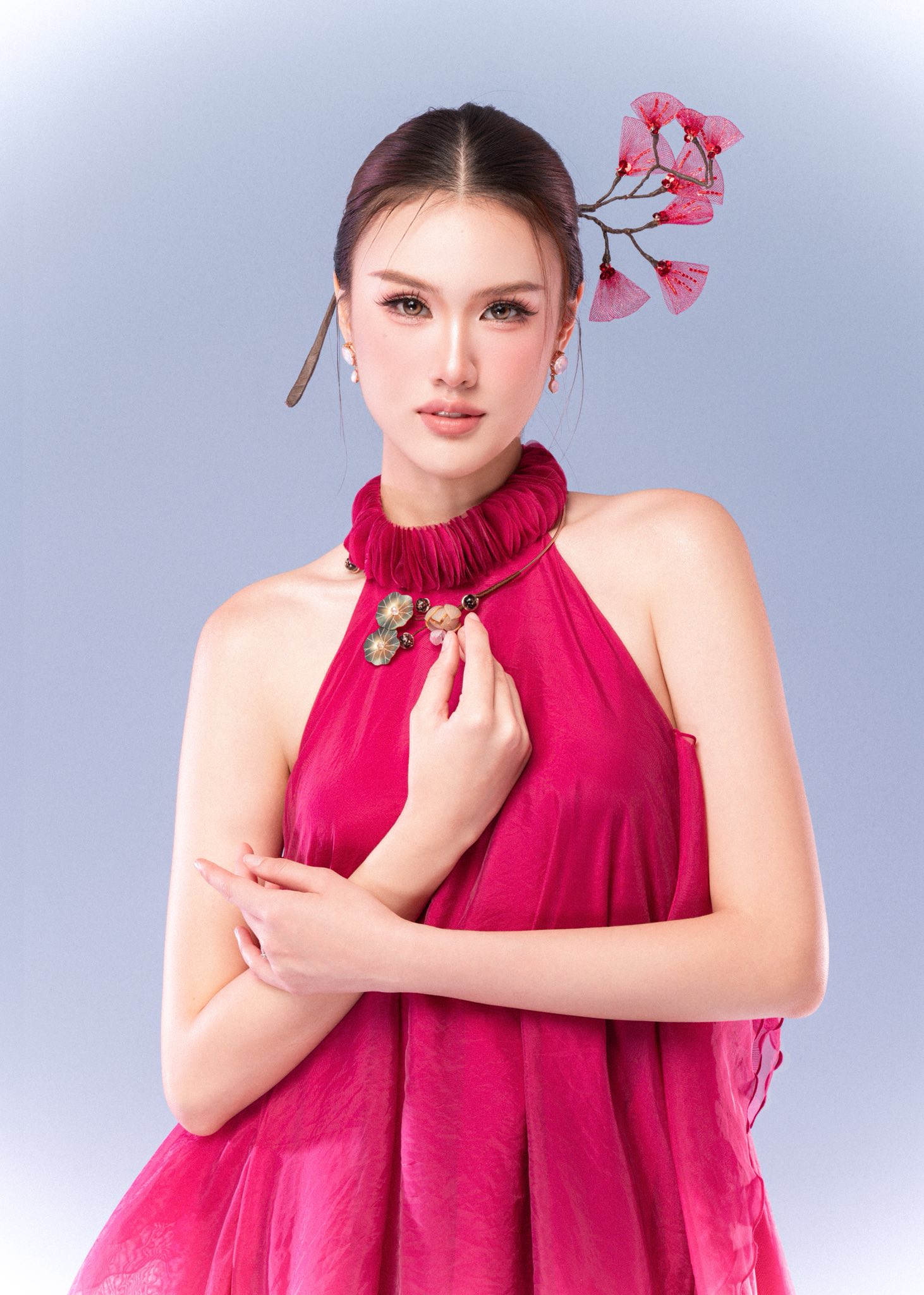 Trịnh Mỹ Anh tỏa sáng với tiết mục 'Giai điệu Việt Nam mình' và giao lưu với các sinh viên tại Miss Earth 2025 - ảnh 2