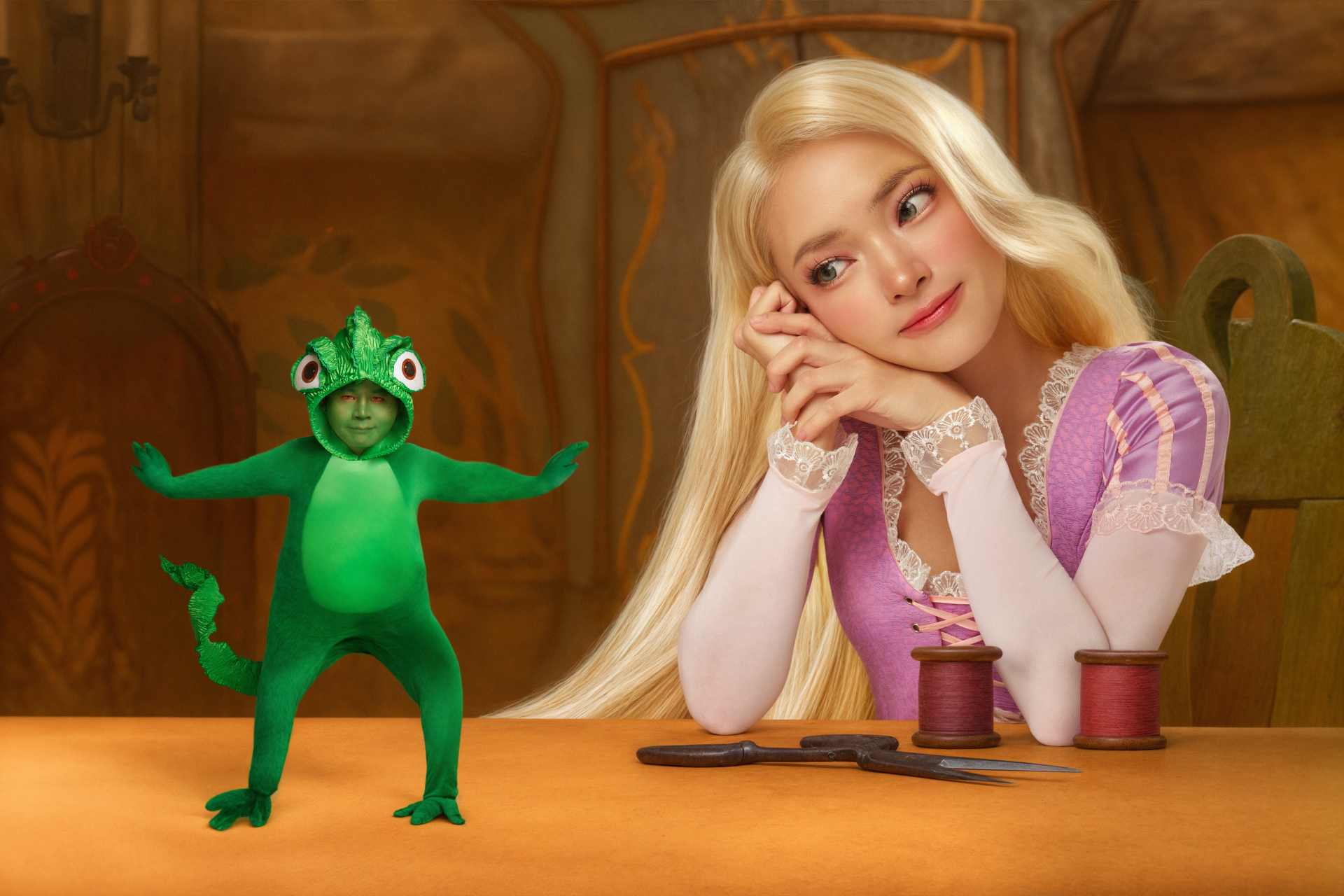 Châu Bùi & Binz hoá thân thành Rapunzel & Pascal: Cặp đôi tri kỷ của của Halloween 2025 - ảnh 1