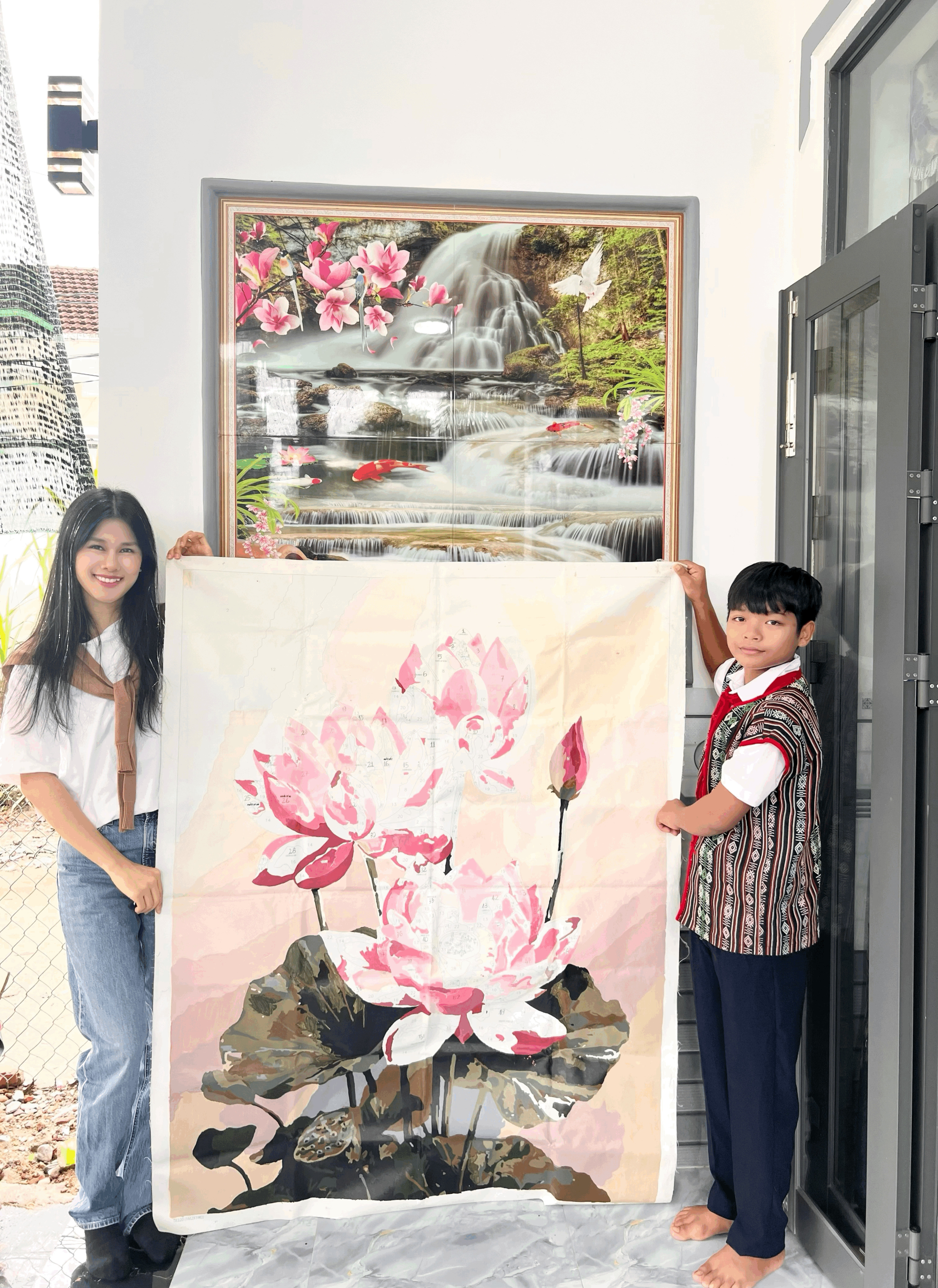 Bức vẽ “54 dân tộc Việt Nam” được ca sĩ Phúc Anh hoàn thiện sau hơn một năm - ảnh 6