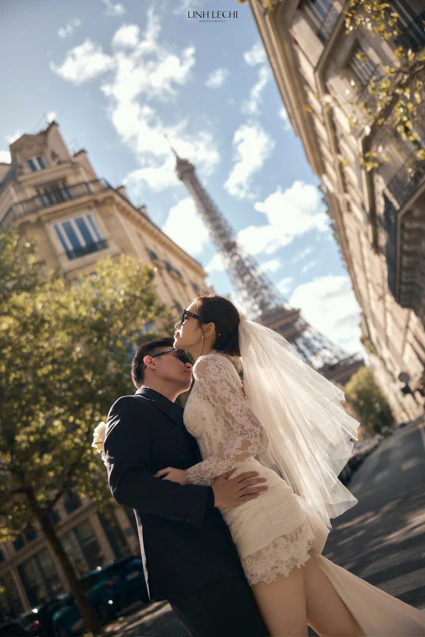 Lộ khoảnh khắc Hoa hậu Đỗ Thị Hà và ông xã tình tứ giữa trời Âu, khiến dân tình “tan chảy” - ảnh 8