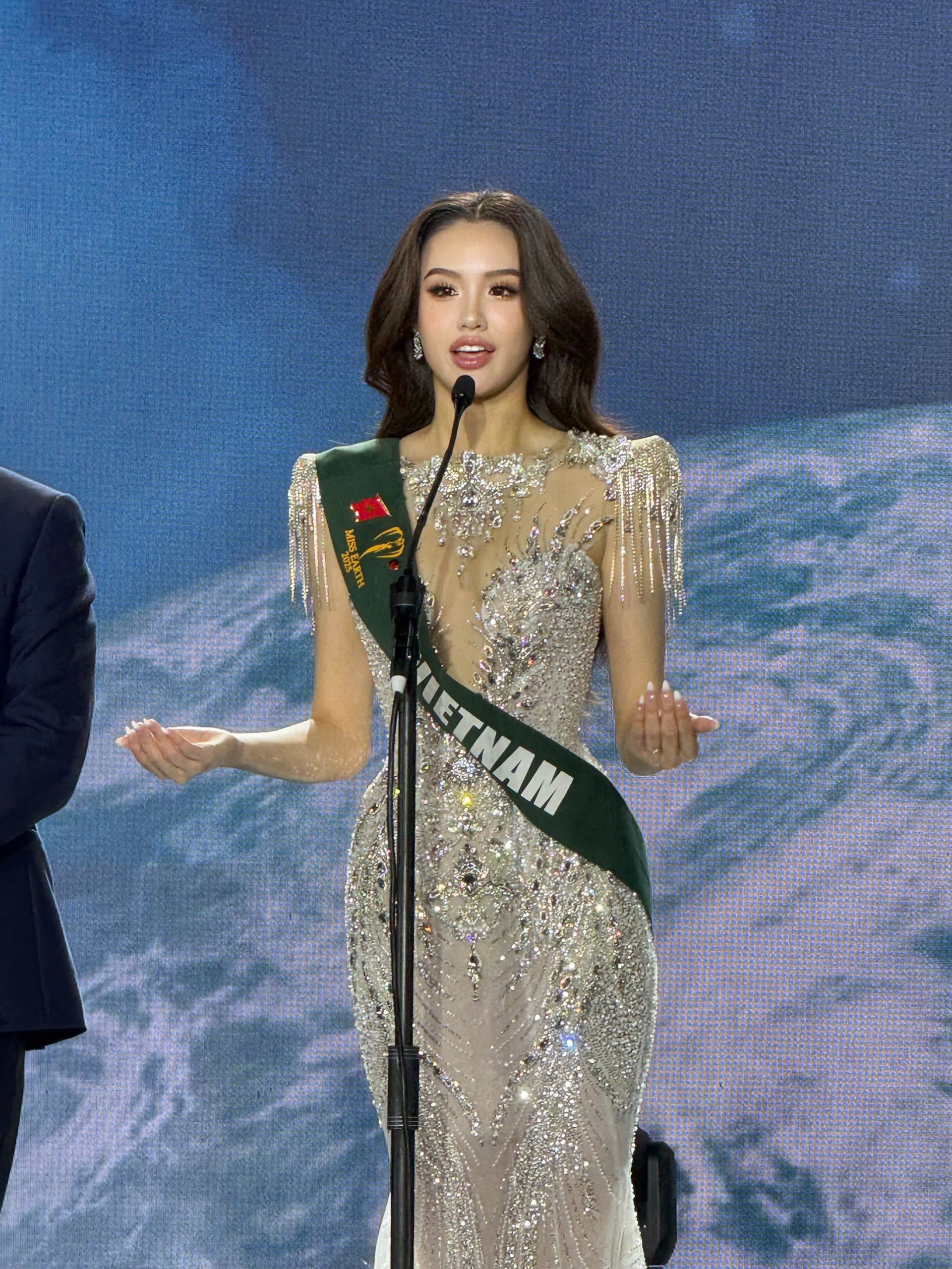 Đại diện Việt Nam Trịnh Mỹ Anh lập thành tích ấn tượng tại đấu trường Miss Earth 2025 - ảnh 3