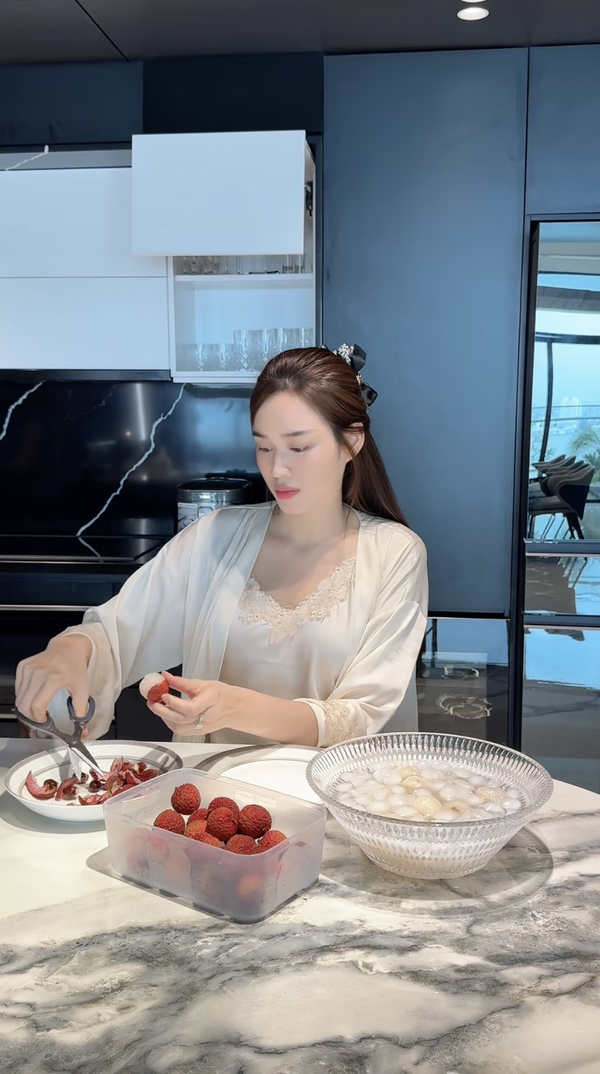 Cận cảnh căn hộ xa hoa của vợ chồng Đỗ Thị Hà sau đám cưới bạc tỷ - ảnh 4