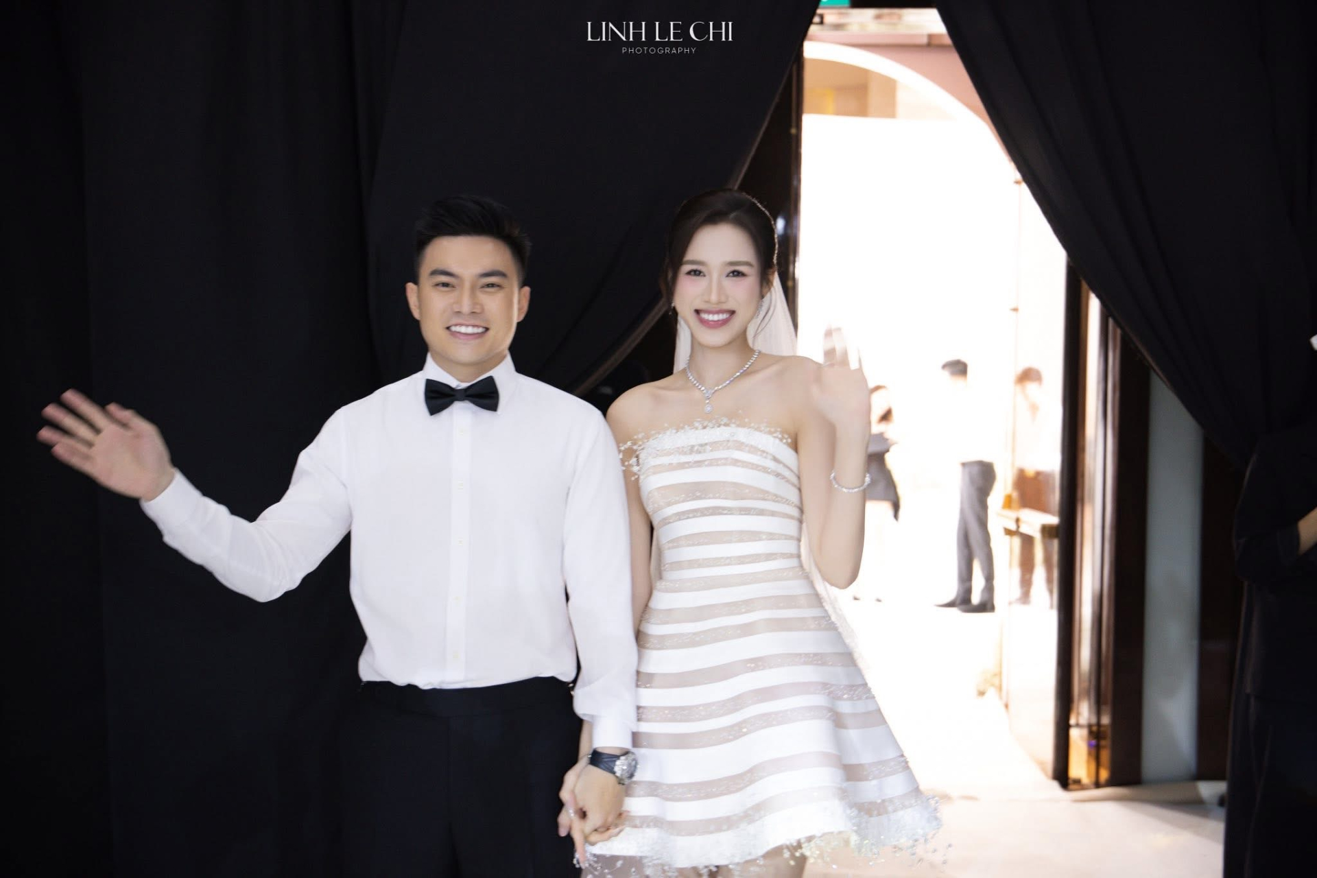 Hoa hậu Tiểu Vy bất ngờ vắng mặt đám cưới Đỗ Thị Hà, thực hư tin đồn “rạn nứt” tình bạn - ảnh 1