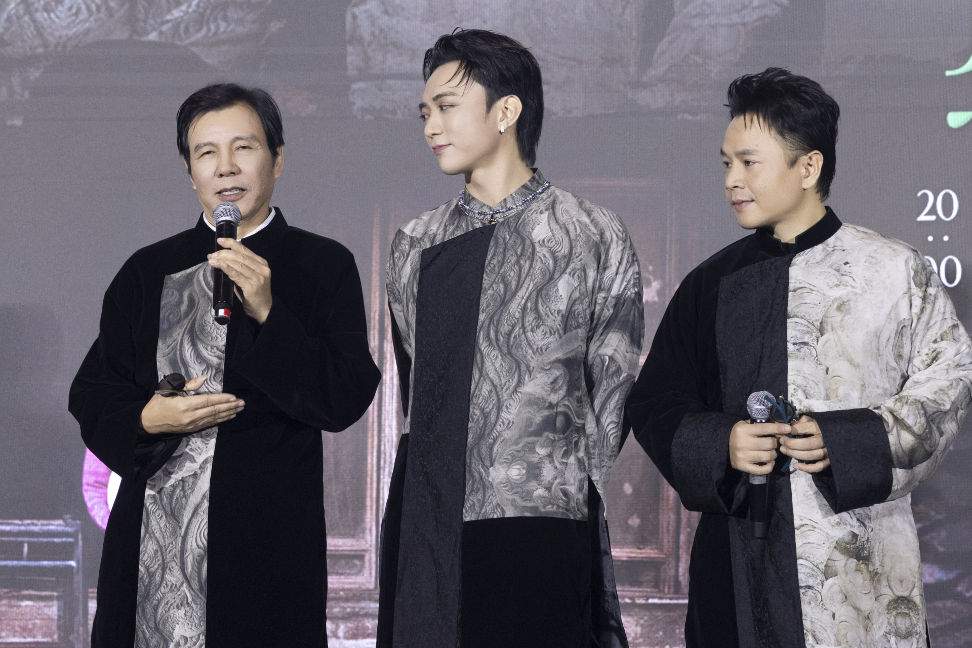 Dàn “con trai” Tân binh diện áo dài đến chúc mừng “ông bố” SOOBIN ra mắt dự án mới - ảnh 4