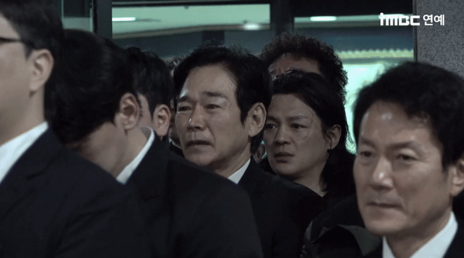 Ha Ji Won, “cháu trai” Jung Il Woo và dàn sao nghẹn ngào tiễn biệt 'ông nội quốc dân' Lee Soon Jae - ảnh 12