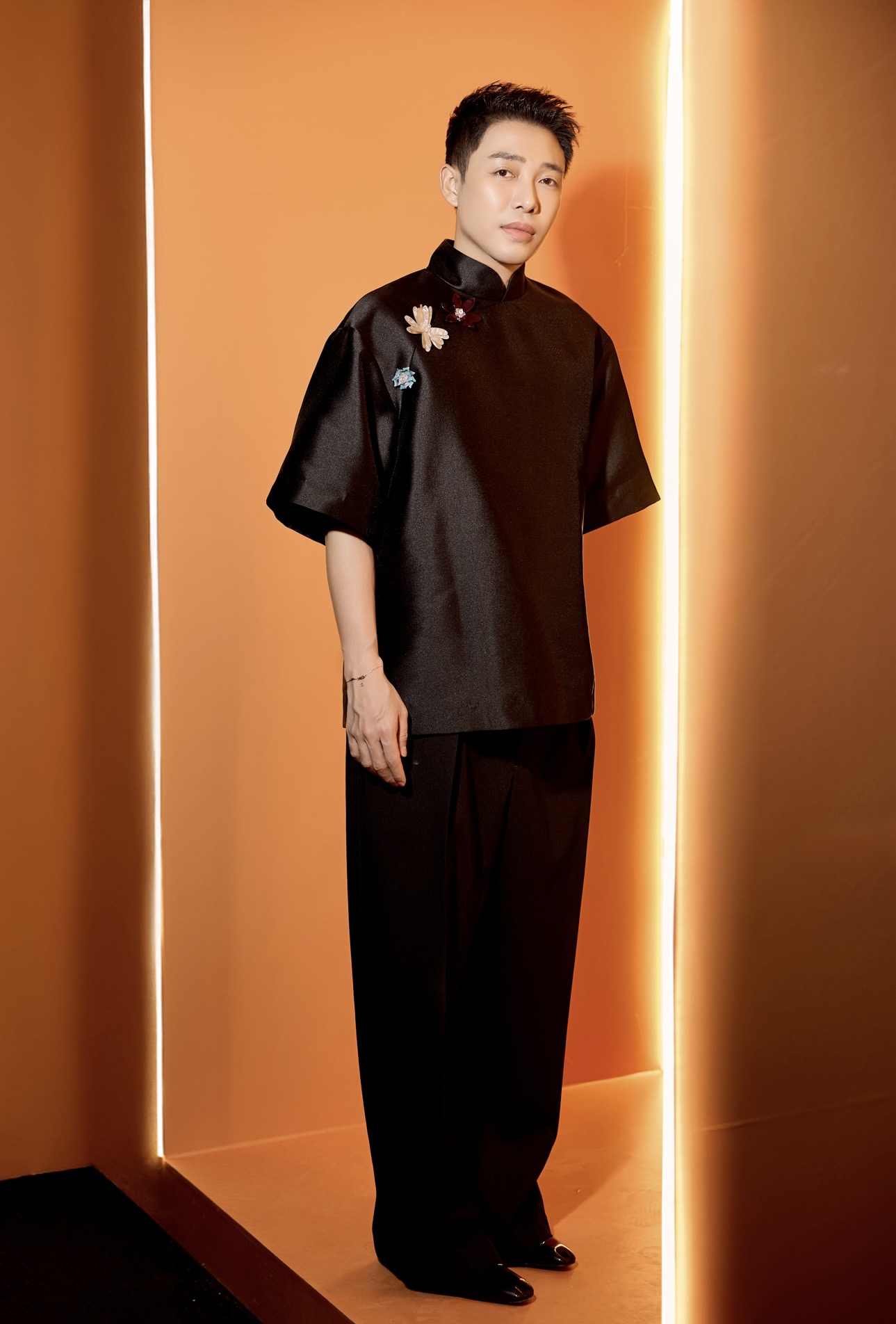 Stylist Hoàng Ku: “Xu hướng yoga mới là một trải nghiệm đáng thử dịp cuối năm” - ảnh 2