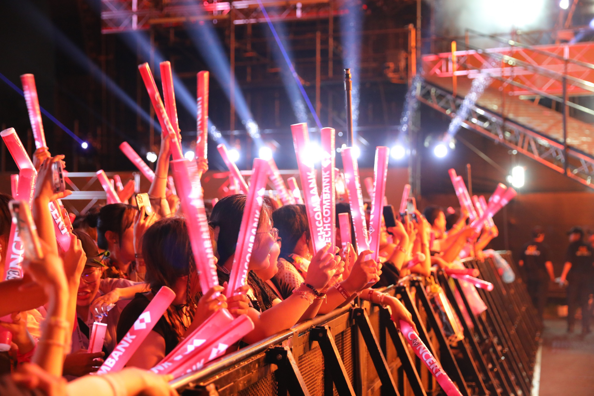 “Kim chủ” Techcombank kiến tạo “lãnh địa cảm xúc”, cú chuyển mình đưa ngân hàng thành một phần ký ức giải trí của khán giả - ảnh 8