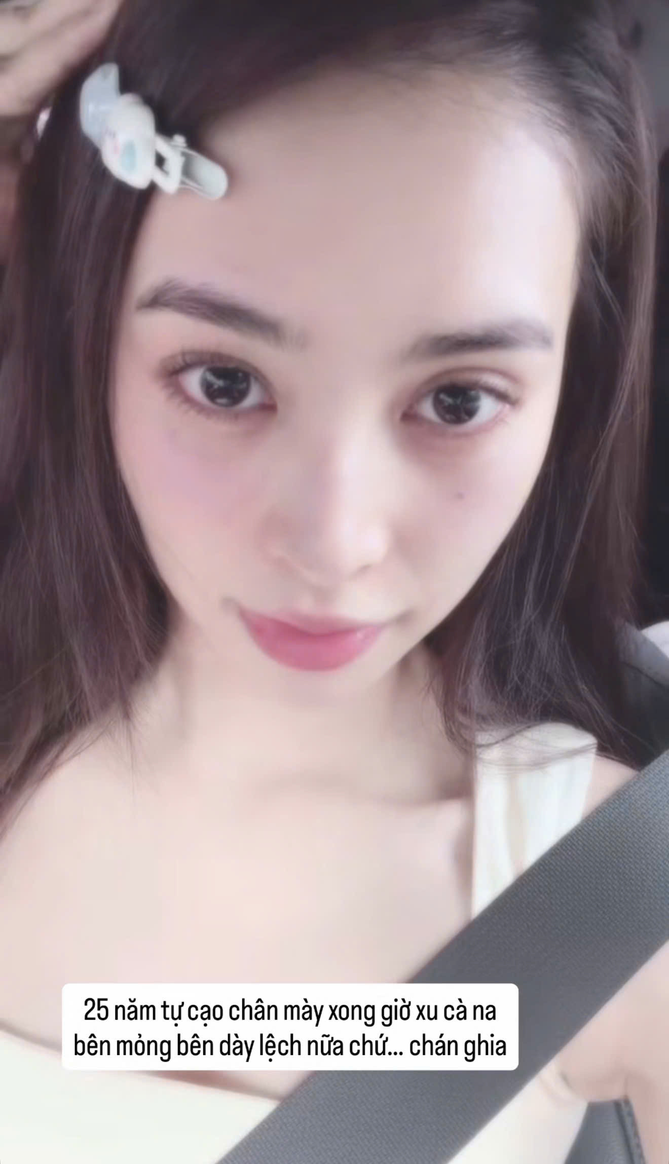 Dàn mỹ nhân Vbiz và những pha 'tự hủy' nhan sắc với lông mày khiến netizen “bật ngửa” - ảnh 1