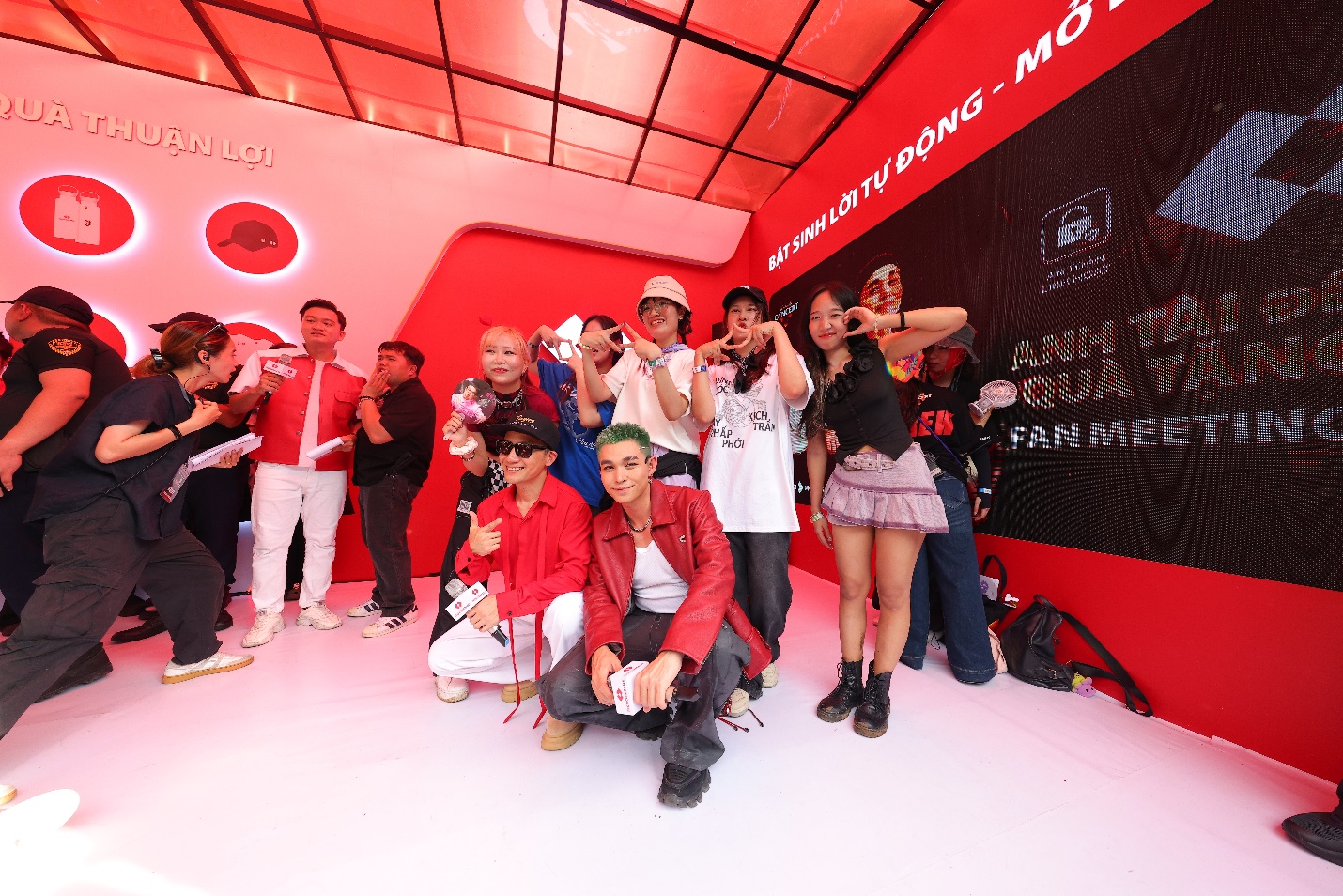 Chuyển mình đột phá: Techcombank kiến tạo 'Lãnh địa cảm xúc' từ sân khấu giải trí đến đề cử FChoice 2025 - ảnh 3