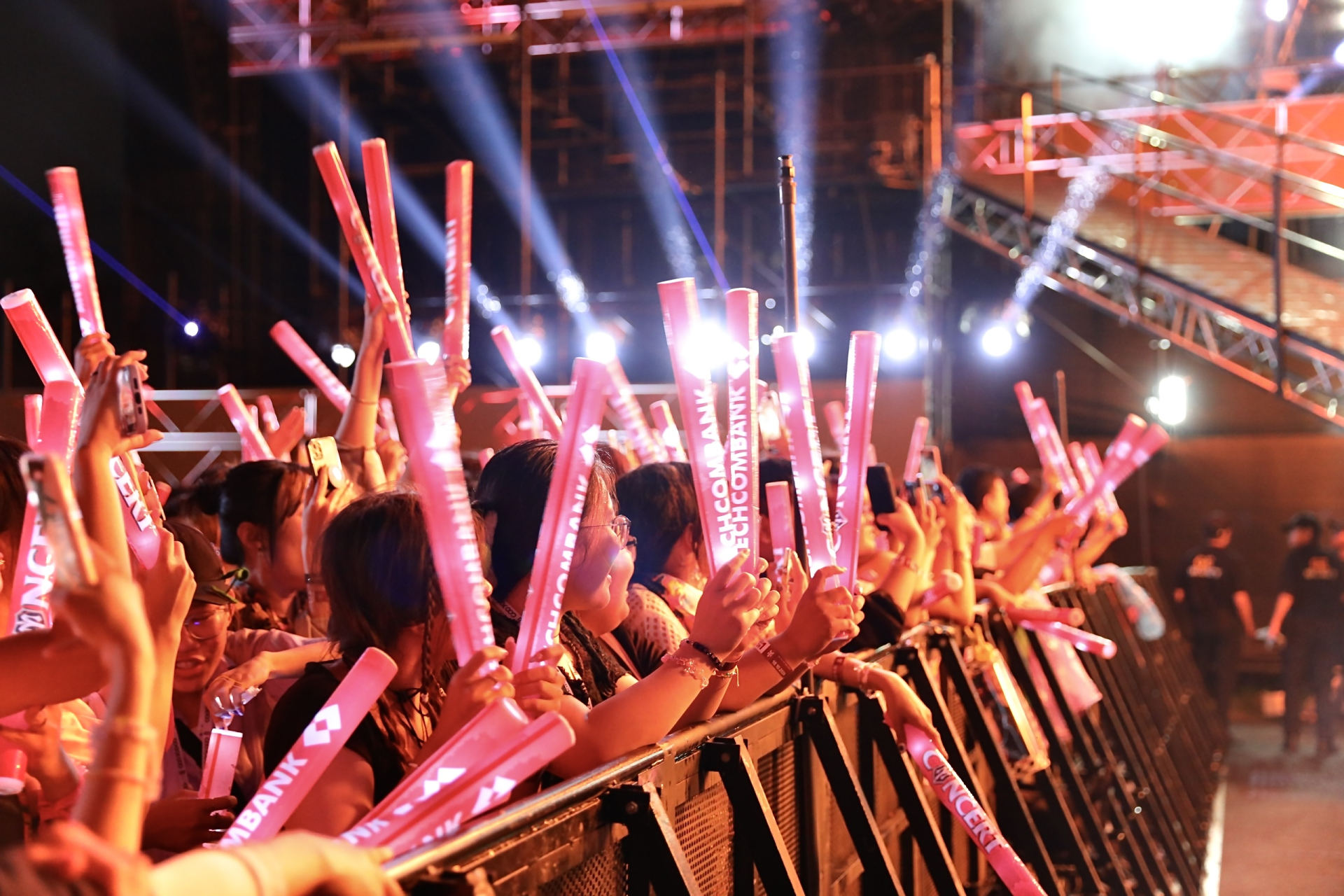 Chuyển mình đột phá: Techcombank kiến tạo 'Lãnh địa cảm xúc' từ sân khấu giải trí đến đề cử FChoice 2025 - ảnh 2