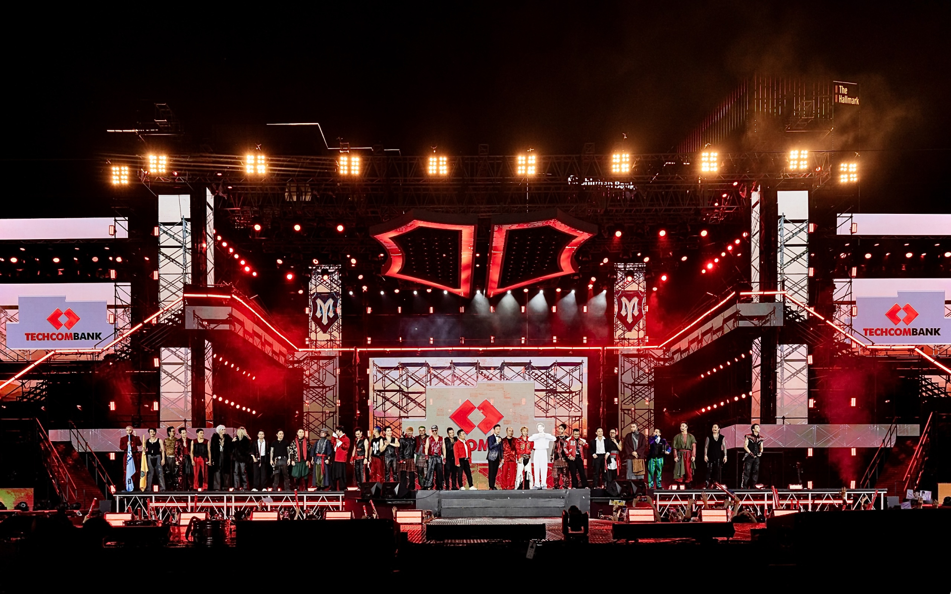 Chuyển mình đột phá: Techcombank kiến tạo 'Lãnh địa cảm xúc' từ sân khấu giải trí đến đề cử FChoice 2025 - ảnh 1