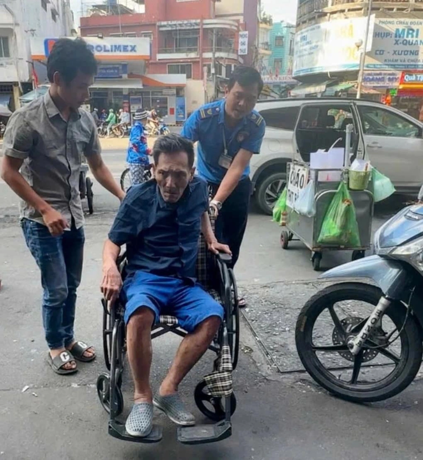 Nghẹn lòng chỗ ở nghệ sĩ Thương Tín trước khi qua đời: dựng tạm nhà tại xưởng bỏ hoang, vỏn vẹn chiếc giường ngả lưng - ảnh 5