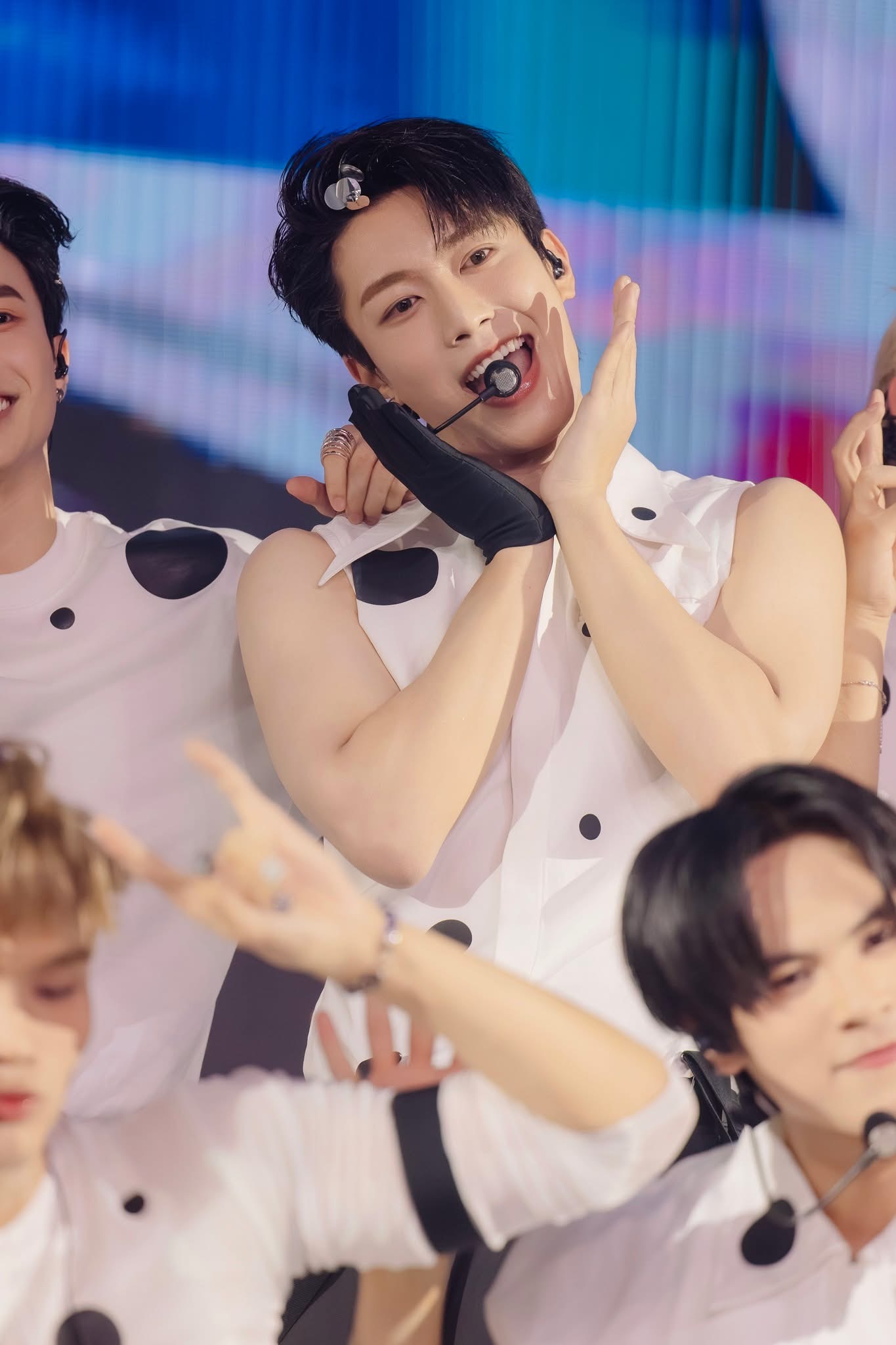 Thái Lê Minh Hiếu ghi điểm với màn ảo thuật “Úm Ba La”: Hậu trường phía sau khoảnh khắc hô biến đầy hài hước - ảnh 4