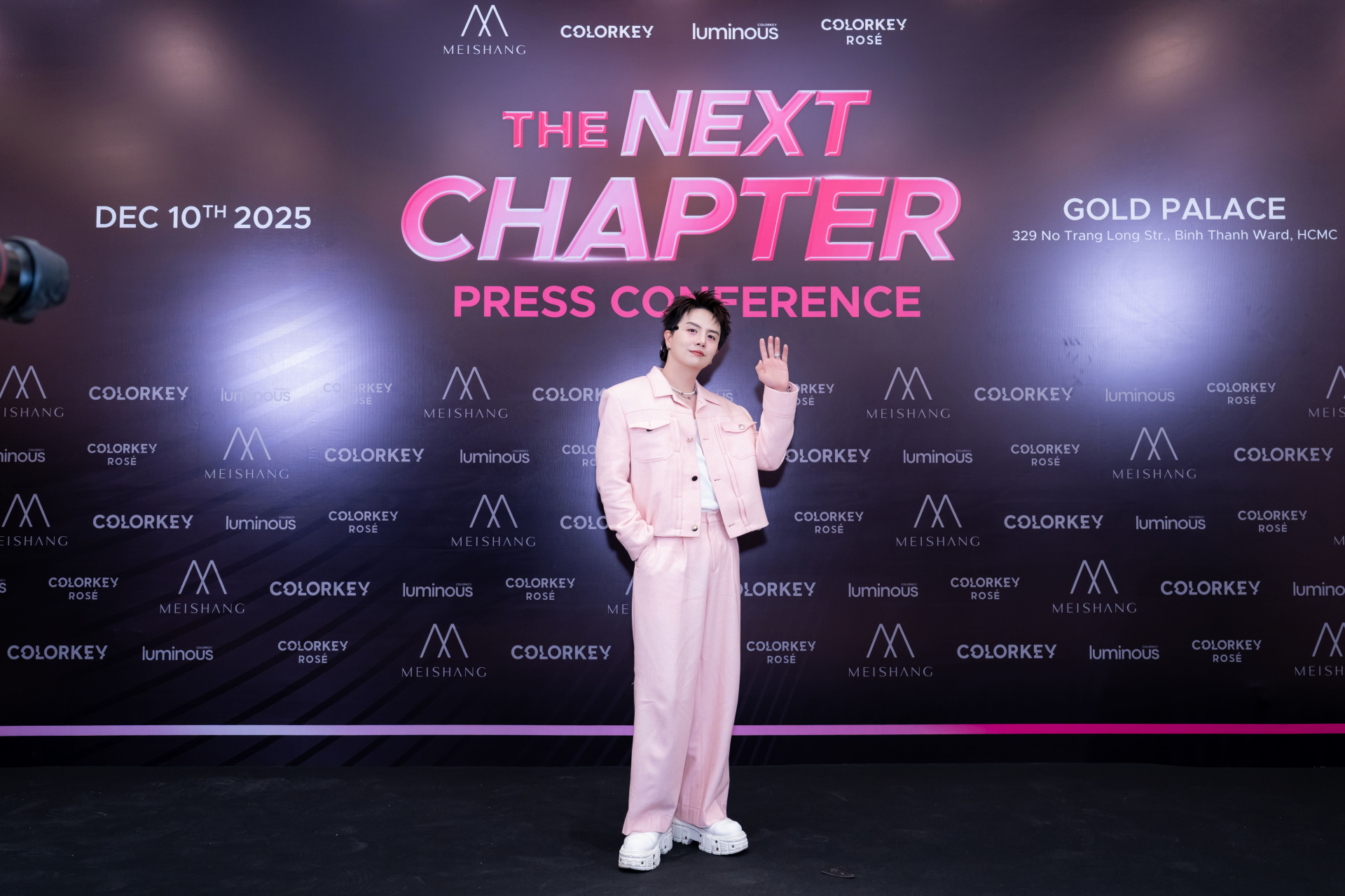 Duy Khánh ZhouZhou ghi điểm với màn “chữa cháy” duyên dáng khi MC giới thiệu là ca sĩ - ảnh 1