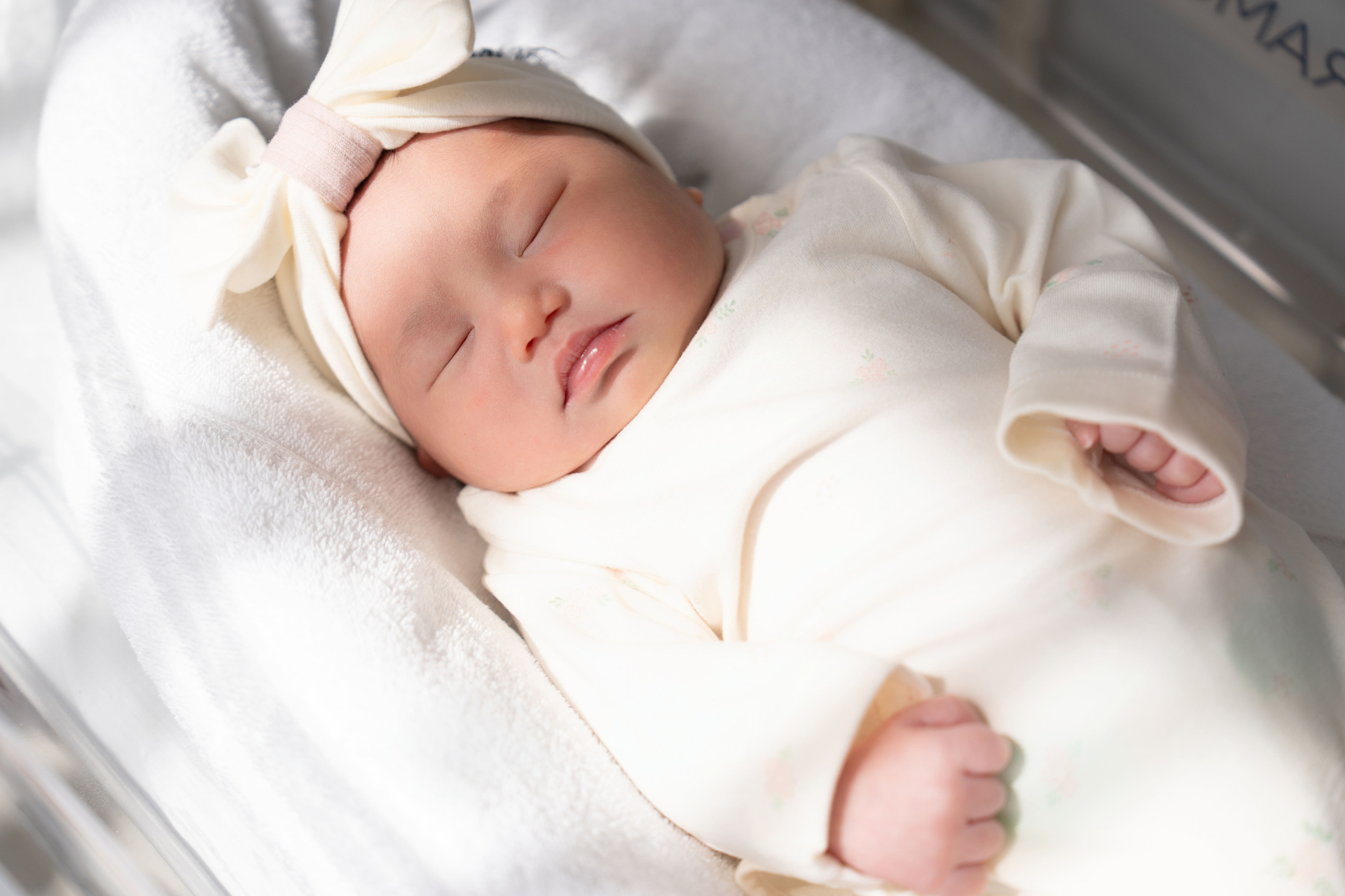 Thái Trinh xúc động đón con gái đầu lòng sau hành trình vượt cạn ngoài dự tính - ảnh 5