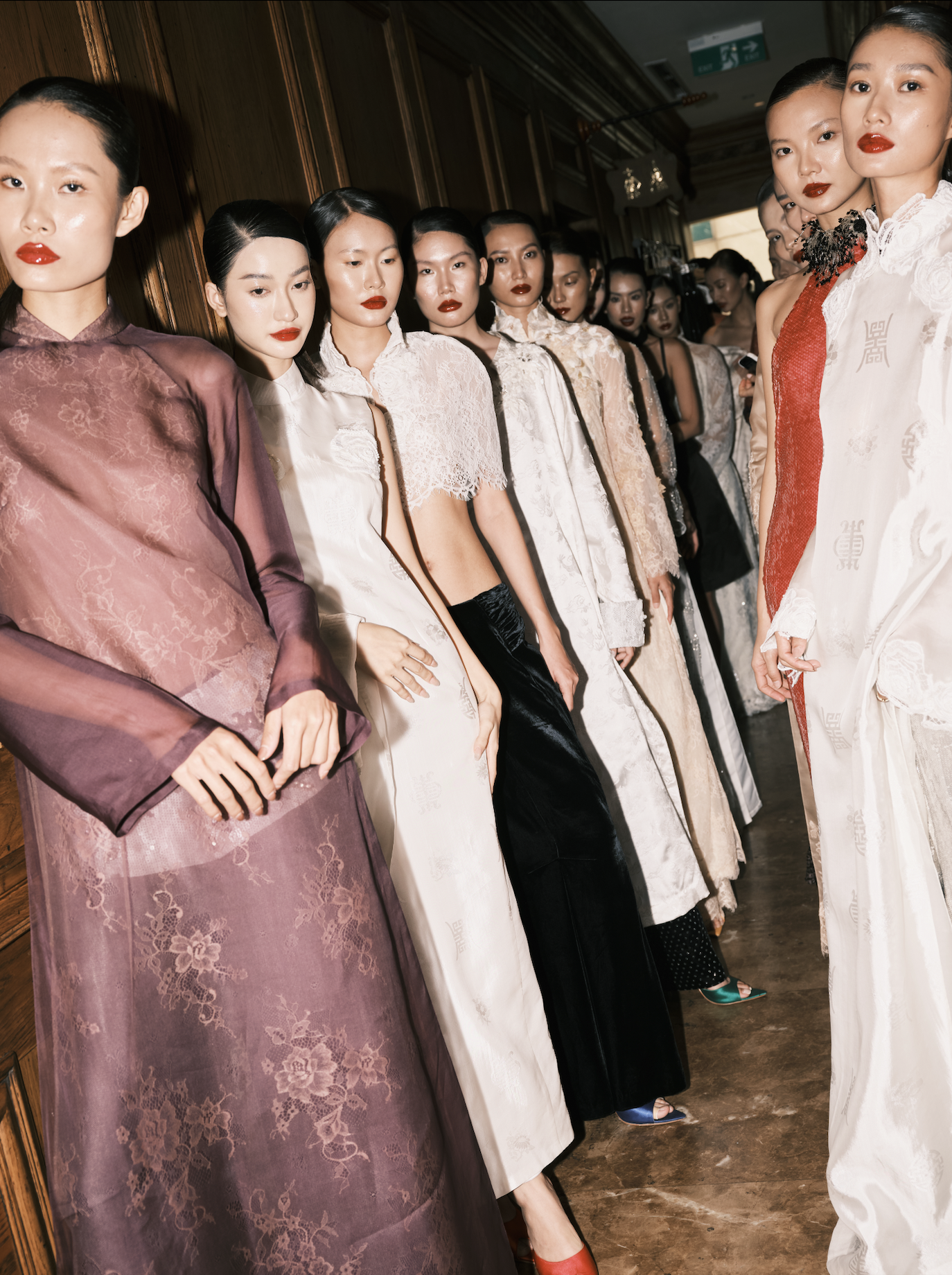 Khi áo dài được sáng tạo một cách tinh tế, ​​không phá vỡ hình tượng truyền thống - ảnh 1