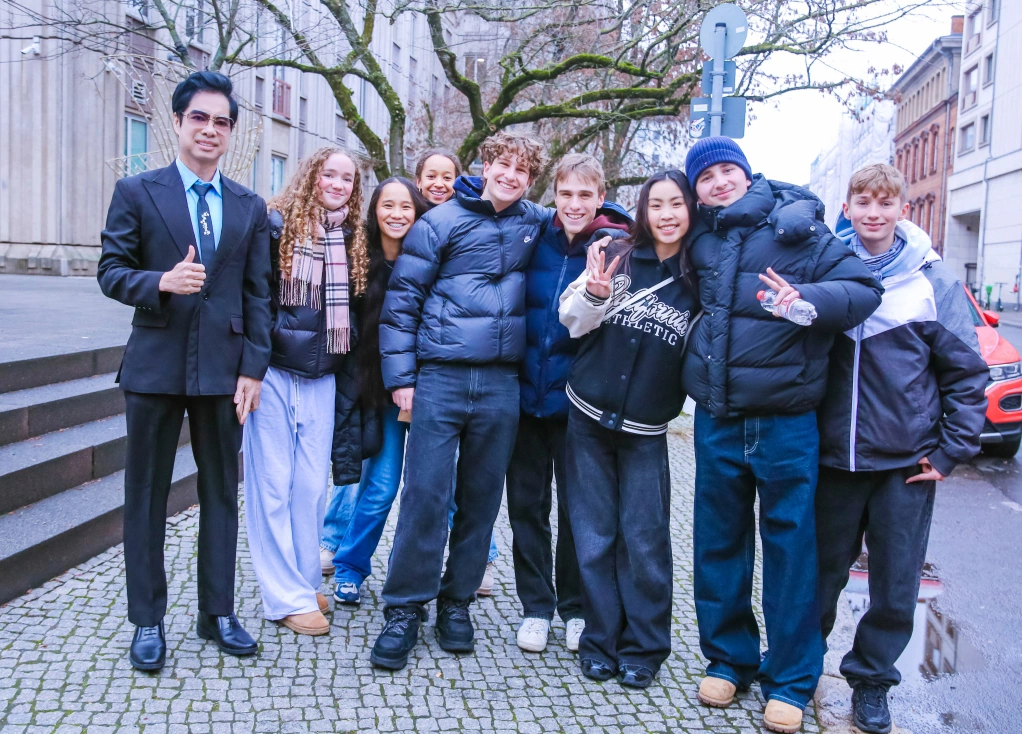 Ngọc Sơn bất ngờ tặng 5.000 euro cho học trò tại Đức - ảnh 7