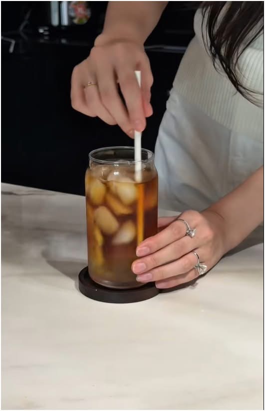 Đỗ Hà thu hút sự chú ý với 2 chiếc nhẫn kim cương trên tay trái - ảnh 3