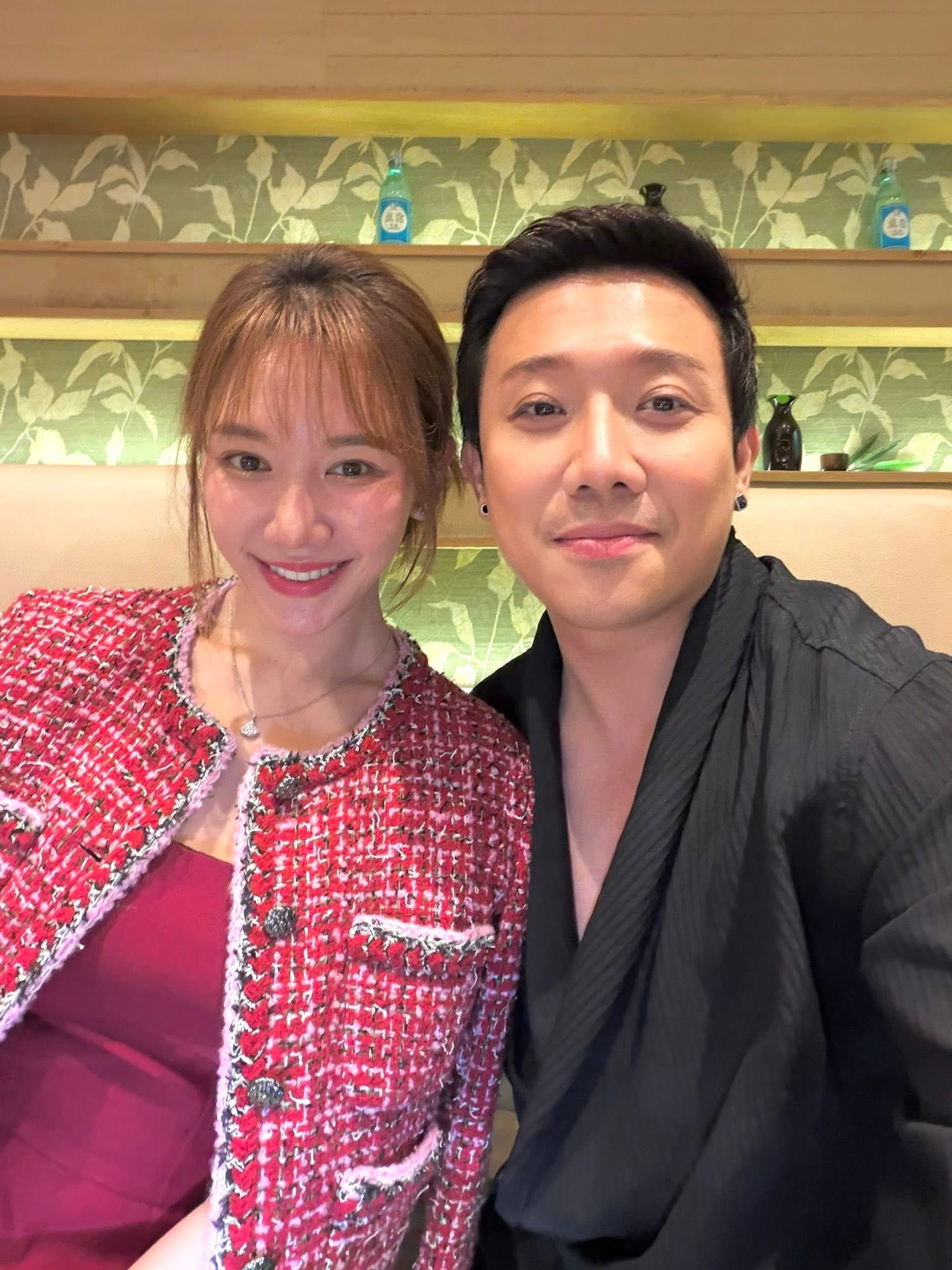 Trấn Thành tuyên bố “gia hạn hợp đồng” sau 9 năm hôn nhân với Hari Won - ảnh 1