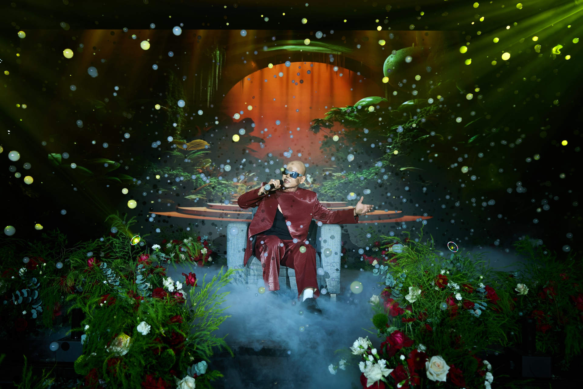 Hit Khúc Hát Mừng Sinh Nhật của Phan Đinh Tùng sẽ có phiên bản 5 nghệ sĩ quốc tế từ 5 châu lục góp giọng - ảnh 1