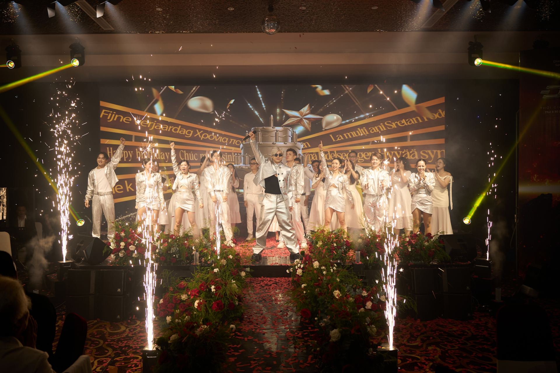 Hit Khúc Hát Mừng Sinh Nhật của Phan Đinh Tùng sẽ có phiên bản 5 nghệ sĩ quốc tế từ 5 châu lục góp giọng - ảnh 4