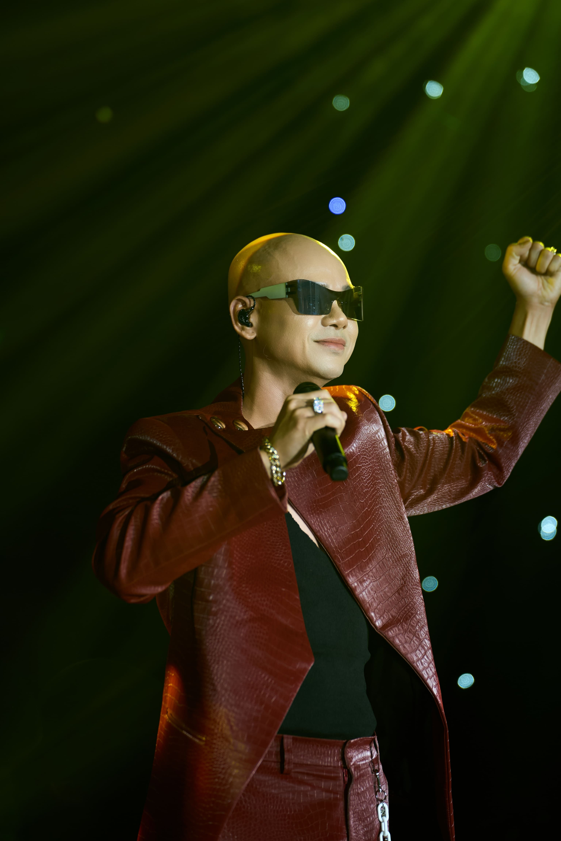 Hit Khúc Hát Mừng Sinh Nhật của Phan Đinh Tùng sẽ có phiên bản 5 nghệ sĩ quốc tế từ 5 châu lục góp giọng - ảnh 3