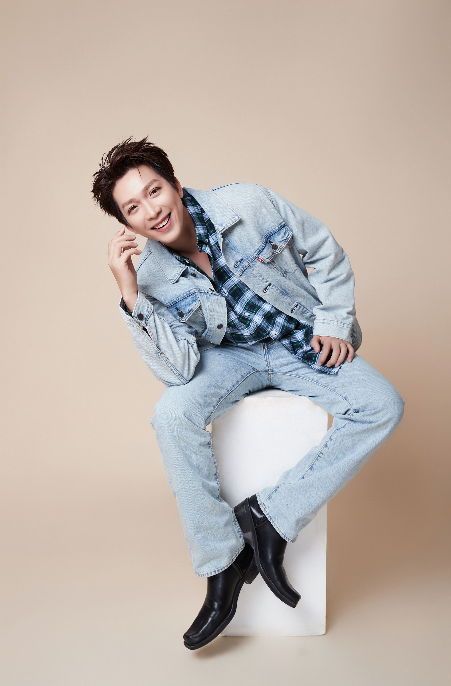 Ngô Kiến Huy, BB Trần cùng dàn nghệ sĩ hội ngộ trong tiết mục mở màn Gala Nhạc Việt 2026 - ảnh 2