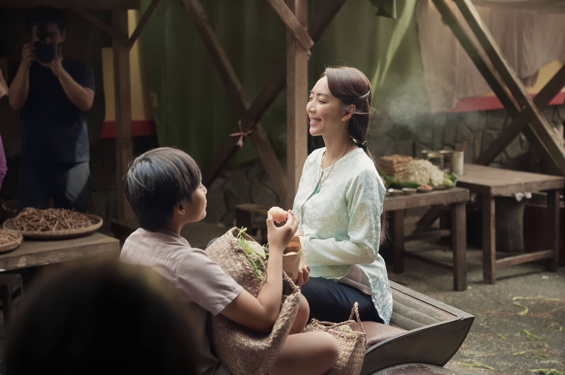 Hai bộ phim hai số phận: Giải mã bài toán sinh tồn của điện ảnh Việt - ảnh 1