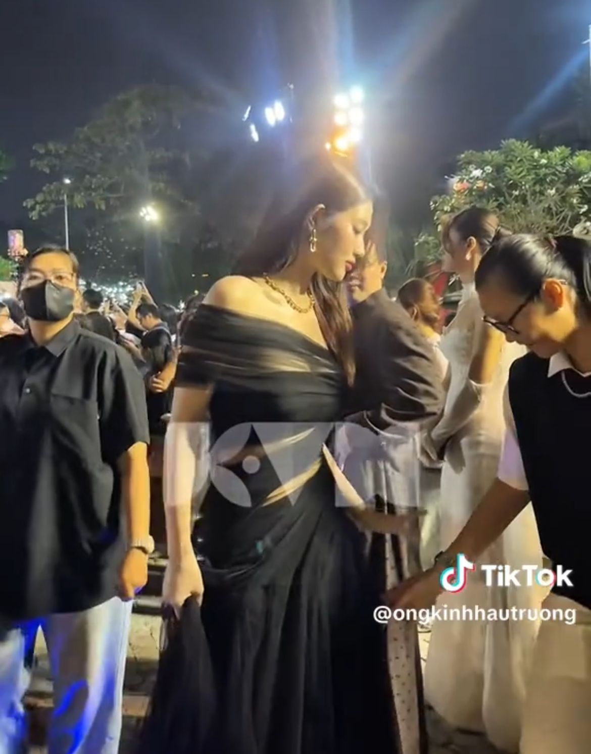 Đoàn Thiên Ân vướng bão thị phi hậu đón tin vui tại lễ trao giải - ảnh 3