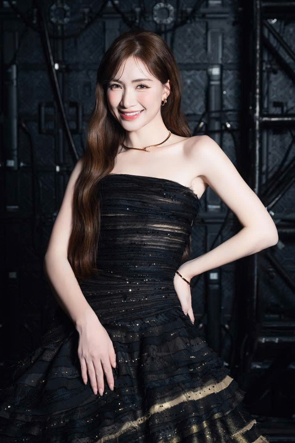 Hòa Minzy: Từ phút muốn giải nghệ đến khát vọng làm fan concert 8.000 khán giả - ảnh 2