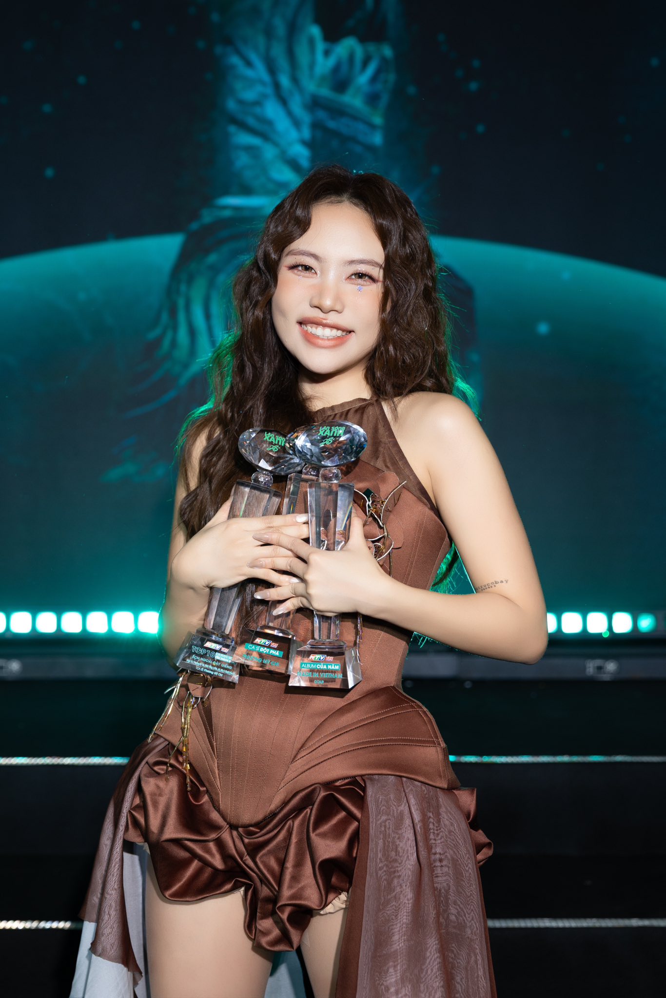 Phương Mỹ Chi lên tiếng sau tranh cãi màn trình diễn tại Làn Sóng Xanh 2025 - ảnh 4