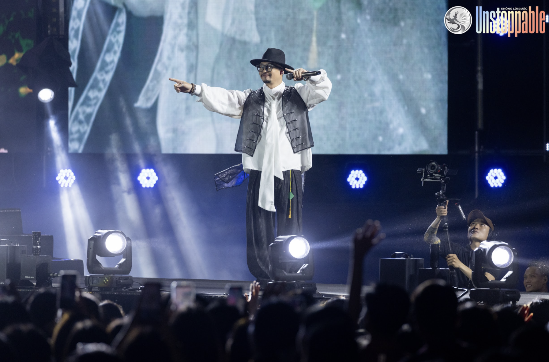 Hà Lê, Đỗ Hoàng Hiệp, Tăng Phúc, Liên Bỉnh Phát tái hợp, chinh phục 3.000 khán giả bằng âm nhạc - ảnh 3