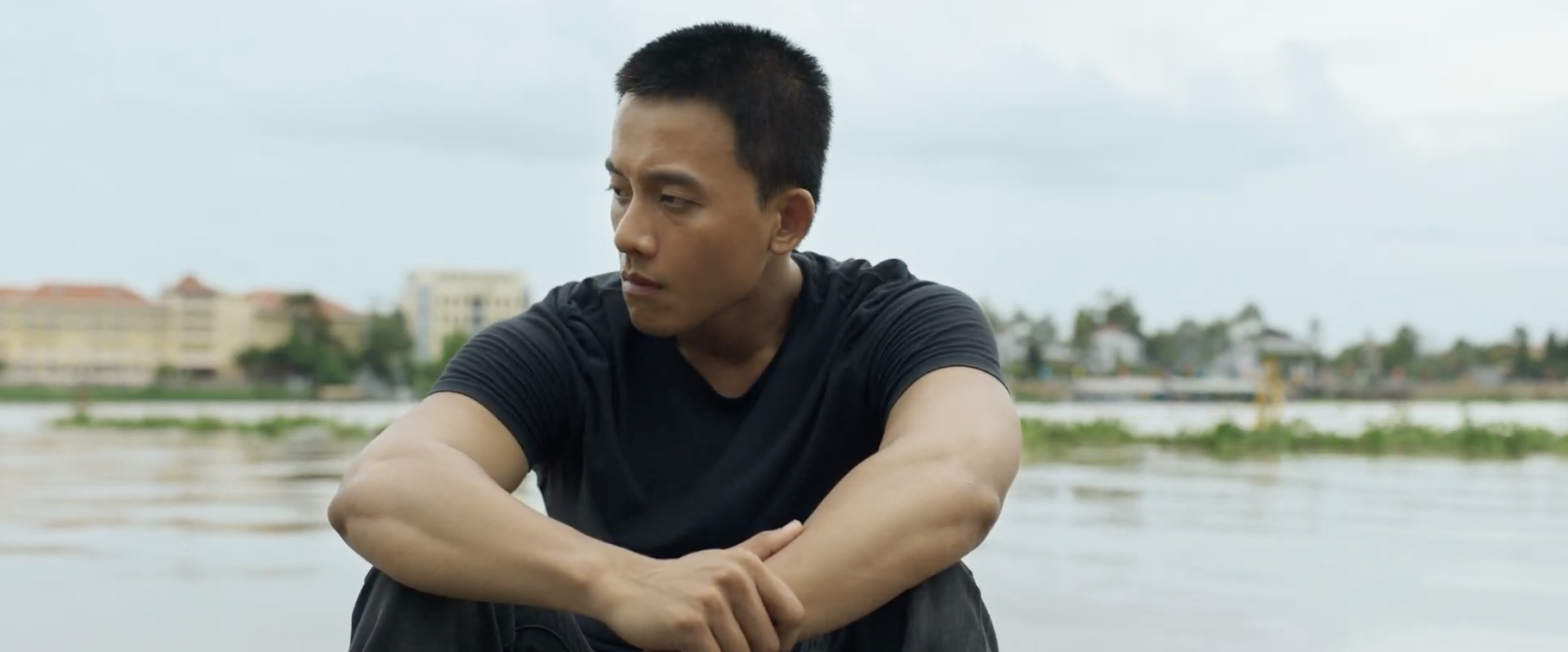 Mai Tài Phến hóa thân thành “báo thủ” để có tiền cho mẹ? - ảnh 3