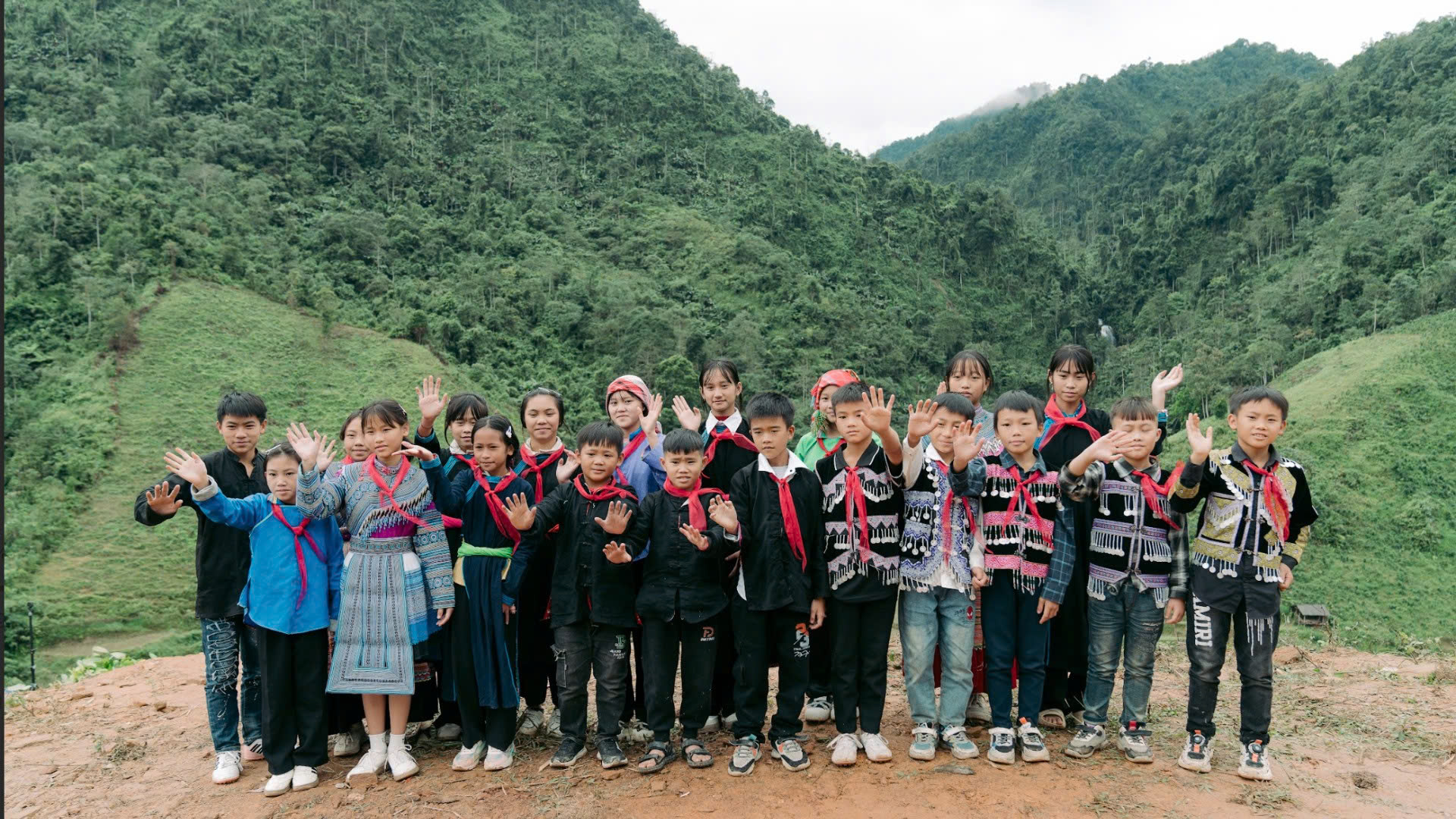 Gia đình Haha Tập 19 phát sóng đúng ngày nhận các giải thưởng truyền cảm hứng cho cộng đồng