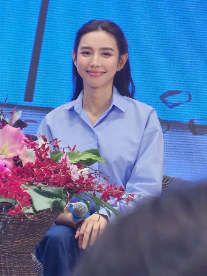 Qua camera thường, Hoa hậu Thùy Tiên vẫn toát lên khí chất 'thần tiên tỷ tỷ' với vẻ đẹp trong veo ghi dấu ấn với khán giả.