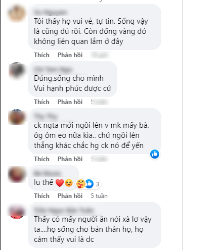 Nhiều người chúc phúc cho cô dâu chú rể trong đoạn clip. (Ảnh: Chụp màn hình fb reel)