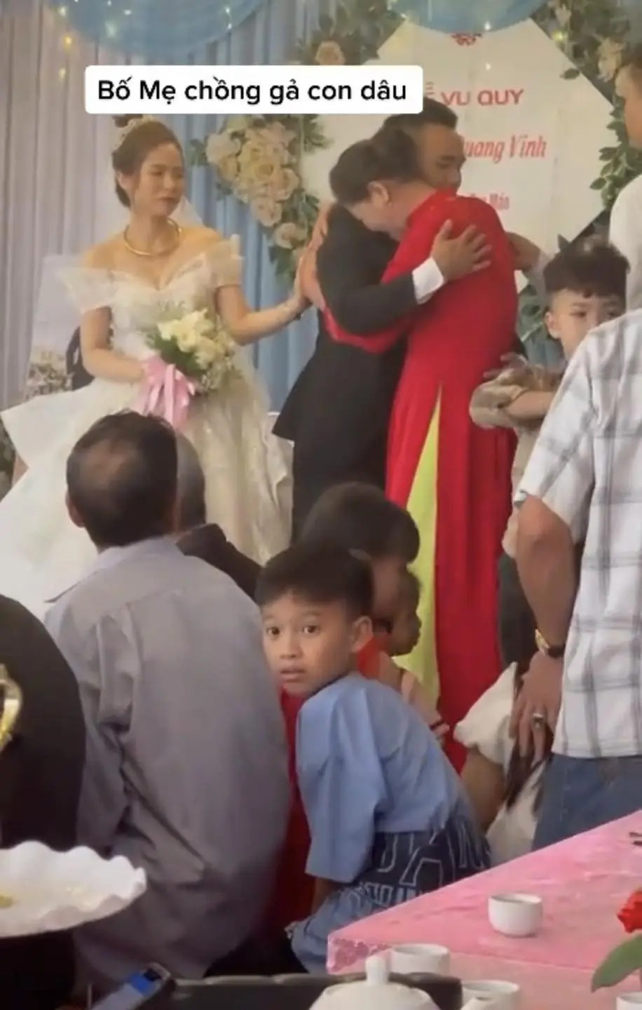 Câu chuyện mẹ chồng gả con dâu đi lấy chồng mới ở Phú Thọ khiến dư luận quan tâm.