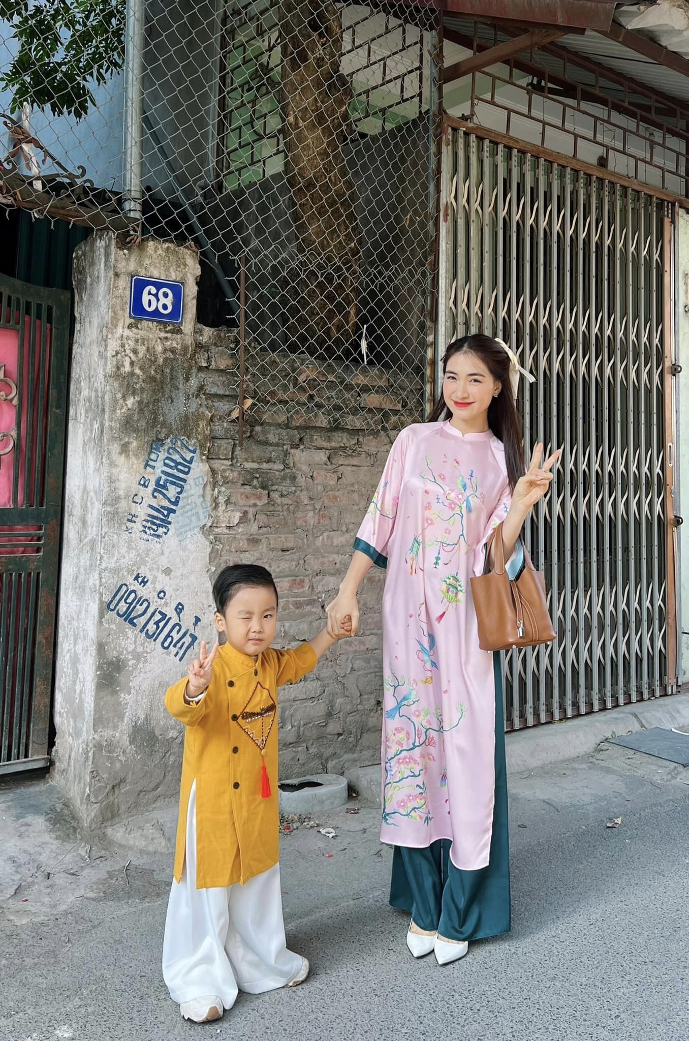 Hậu chia tay bạn trai, Hòa Minzy nhận trách nhiệm nuôi con.
