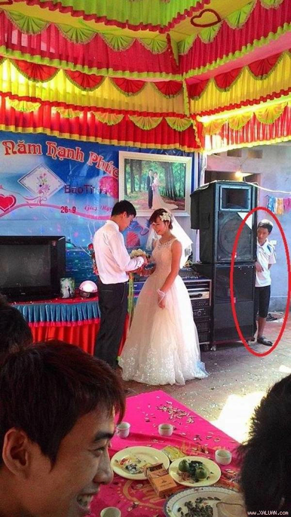 Ở Việt Nam cũng có nhiều trường hợp dự đám cưới người yêu cũ khiến dân tình 'dở khóc dở cười'.
