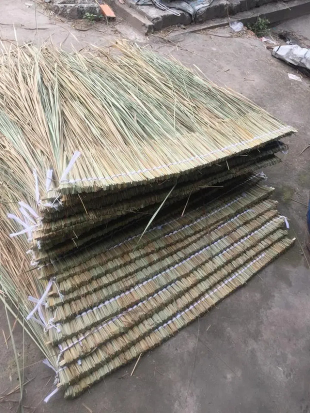 Hiện nay, 'tranh' là một vật liệu không quen thuộc. Tuy nhiên ngày trước, cỏ tranh là một vật liệu phổ biến được sử dụng để làm nhà