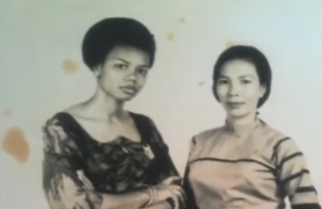 Nguyễn Thị Martine (trái) và mẹ bà Nguyễn Thị Huệ (phải)