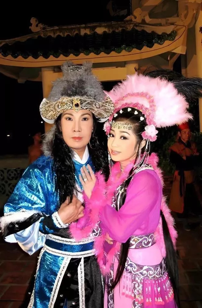 Thoại Mỹ và cố NSƯT Vũ Linh là cặp đôi màn ảnh có nhiều năm gắn bó với sân khấu cải lương.