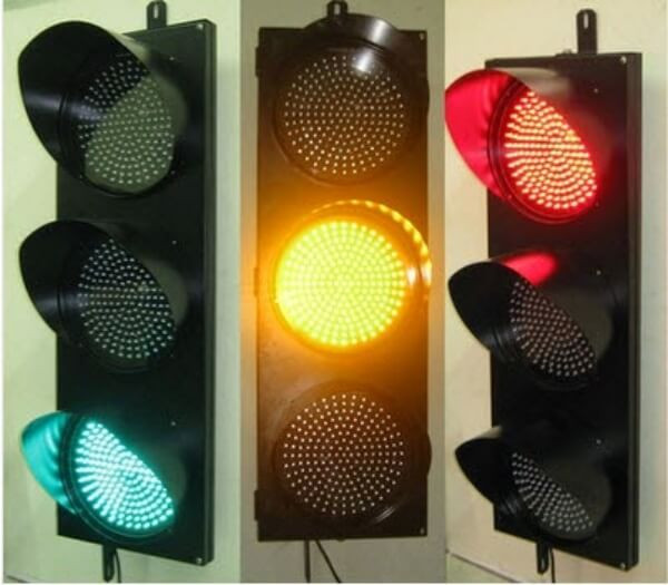 Có 7 màu cơ bản nhưng tại sao lấy xanh, đỏ, vàng làm đèn giao thông mà không phải màu khác? - ảnh 3
