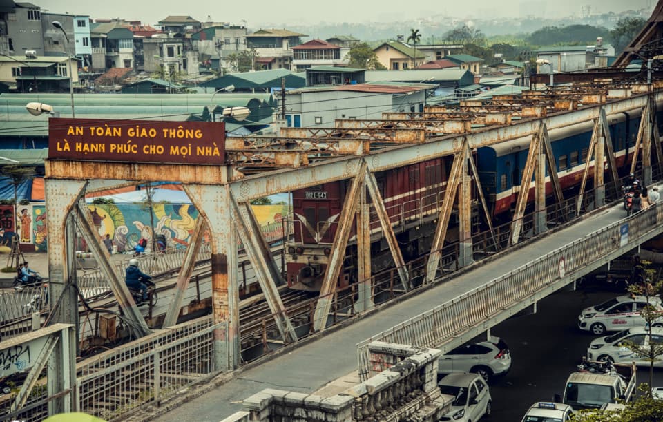Cầu Long Biên chỉ được thiết kế dành đường sắt thời điểm mới xây dựng.