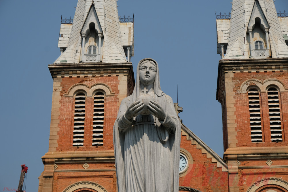Nhà thờ Đức Bà không chỉ là biểu tượng của Công giáo ở Việt Nam, mà còn là một trong những công trình kiến trúc độc đáo của TP.HCM